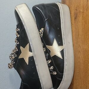 ShuShop Gold and Black Sneakers with Star Accents